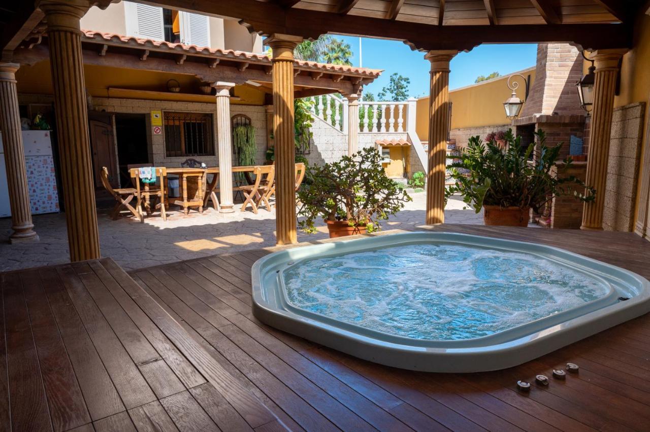 Duque Nest Hostel アデヘ エクステリア 写真