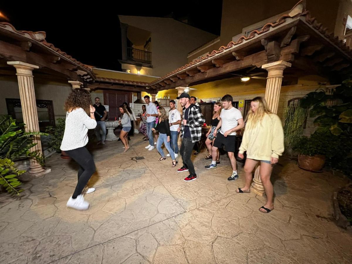 Duque Nest Hostel アデヘ エクステリア 写真