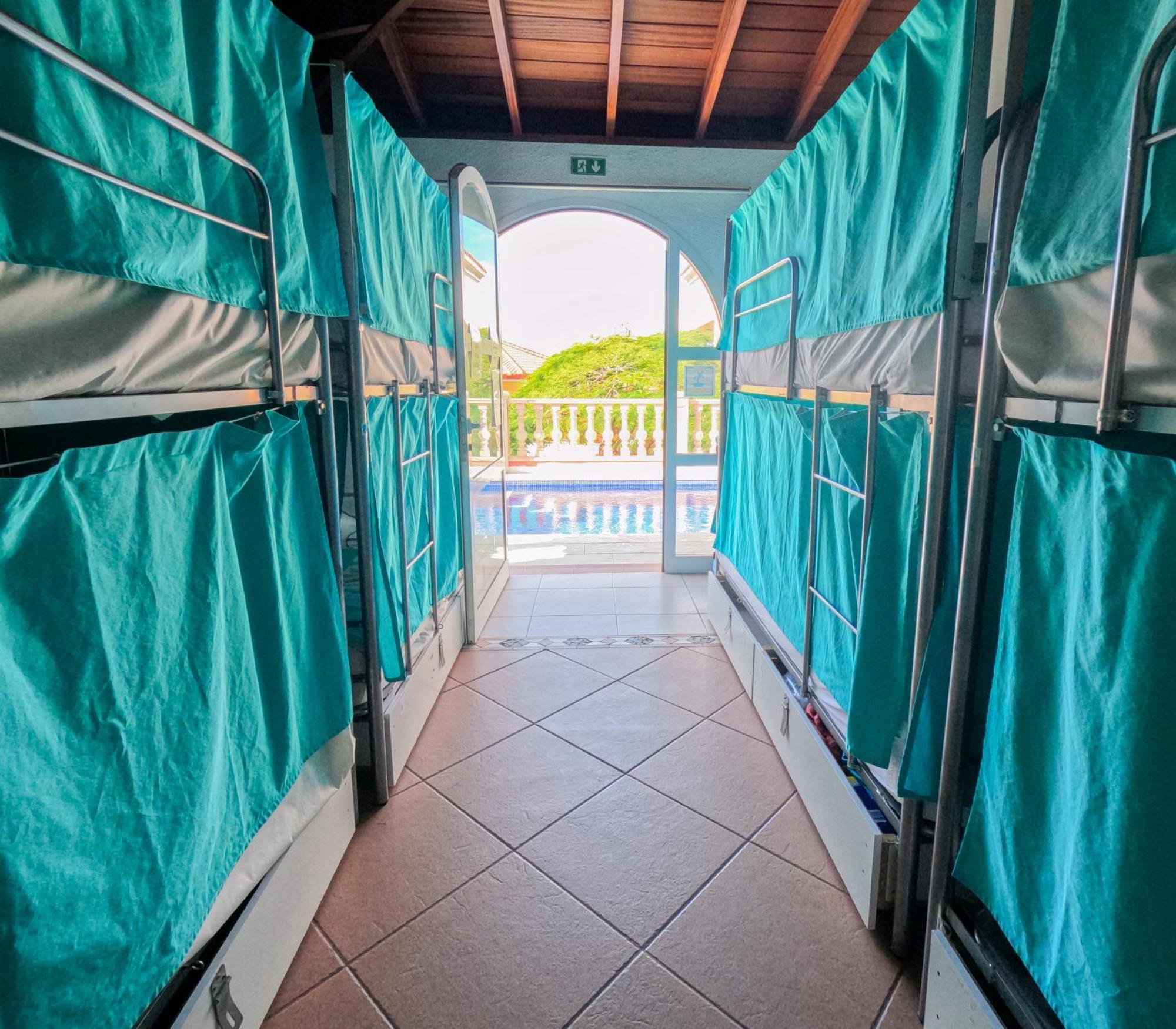 Duque Nest Hostel アデヘ エクステリア 写真