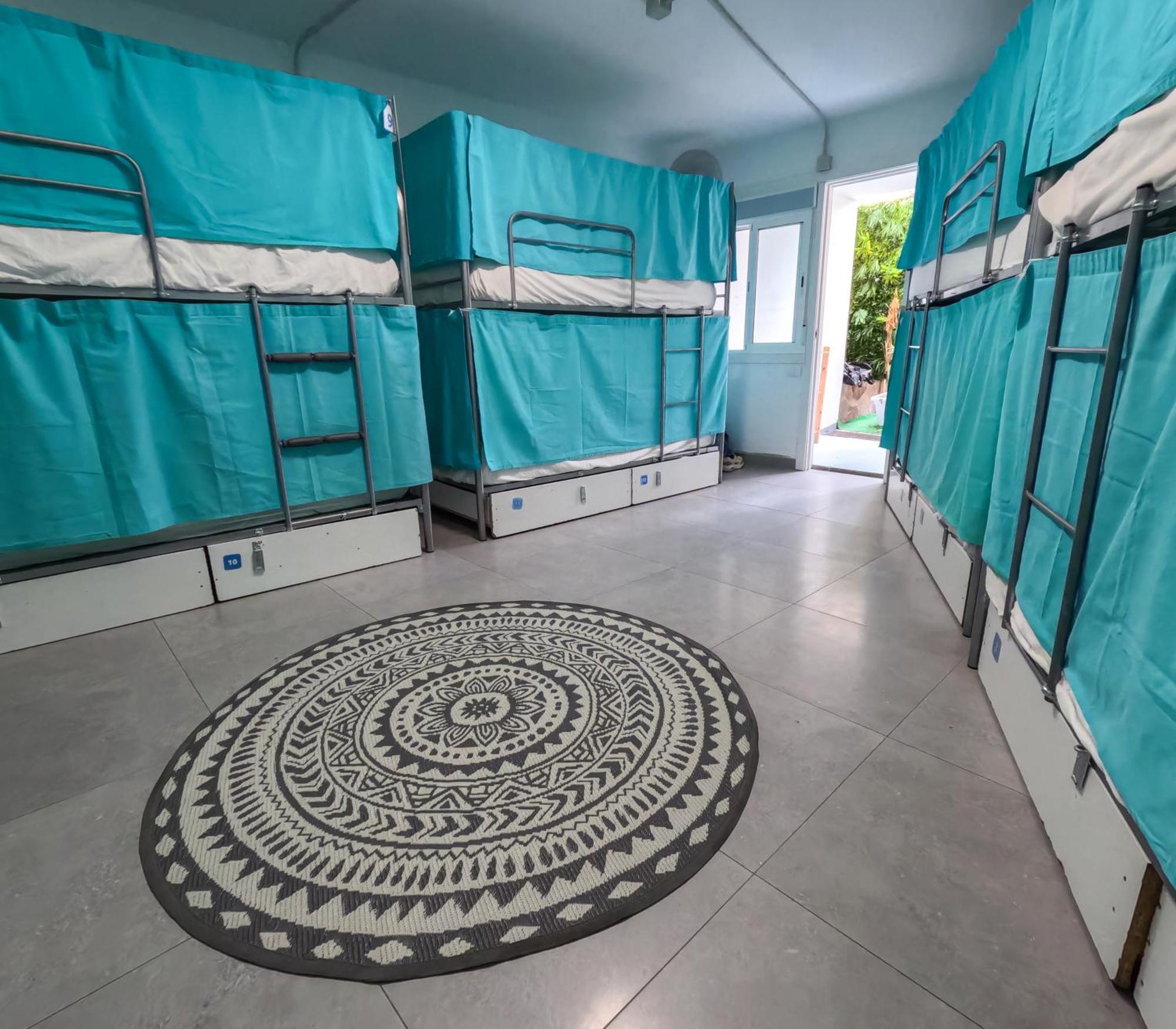 Duque Nest Hostel アデヘ エクステリア 写真